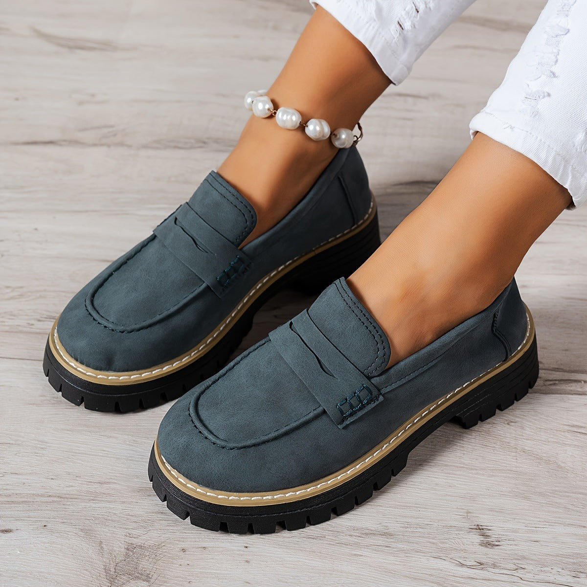 Mocassins rétro décontractés en suédine à plateforme et talon épais pour femme Fiorelle (grandes tailles)
