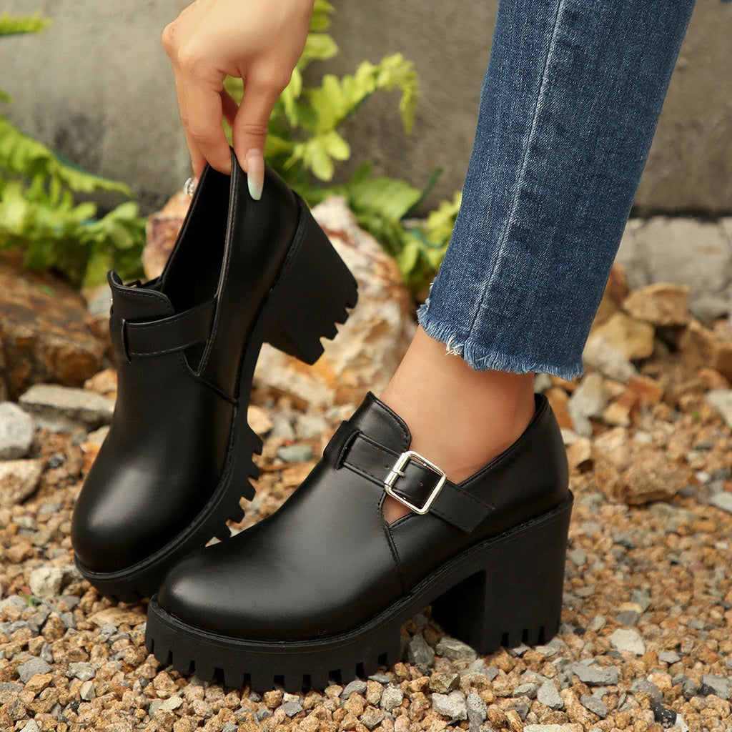 Fiorelle Damen Elevare Plateau-Pumps mit Schnalle und runder Zehenpartie – Modische Schuhe mit Blockabsatz (US 5–10)