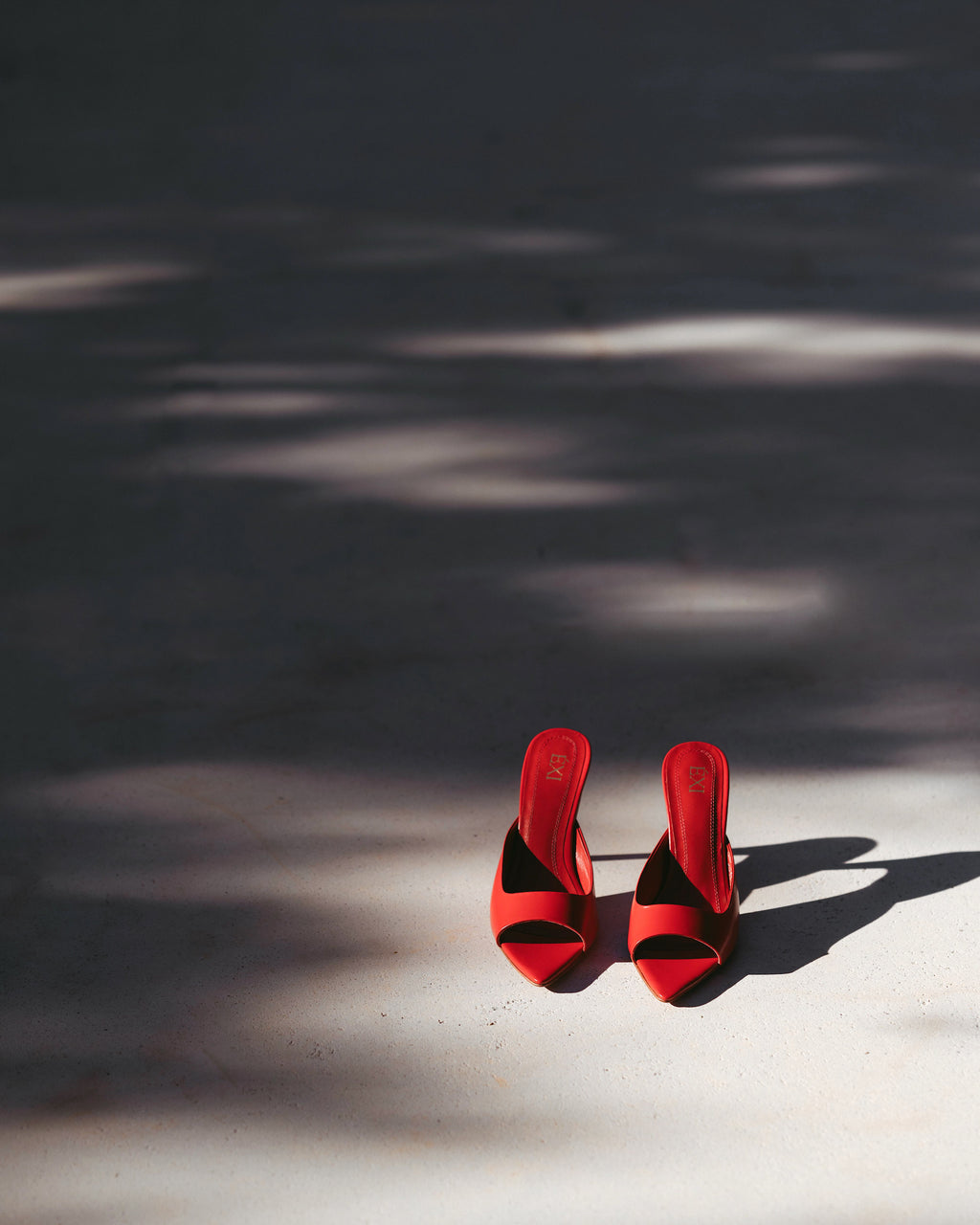ÉXI-ELLA MULE RED