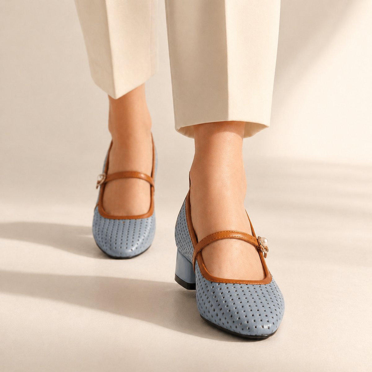 Elaine Leder-Spangenpumps