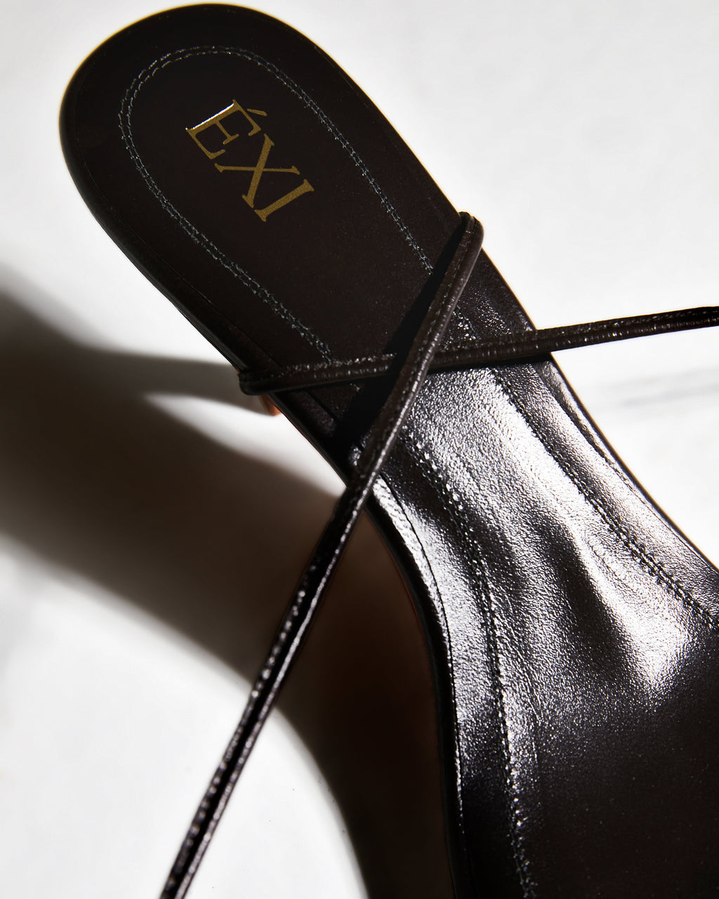 ÉXI-THALIA LACEUP COFFEE