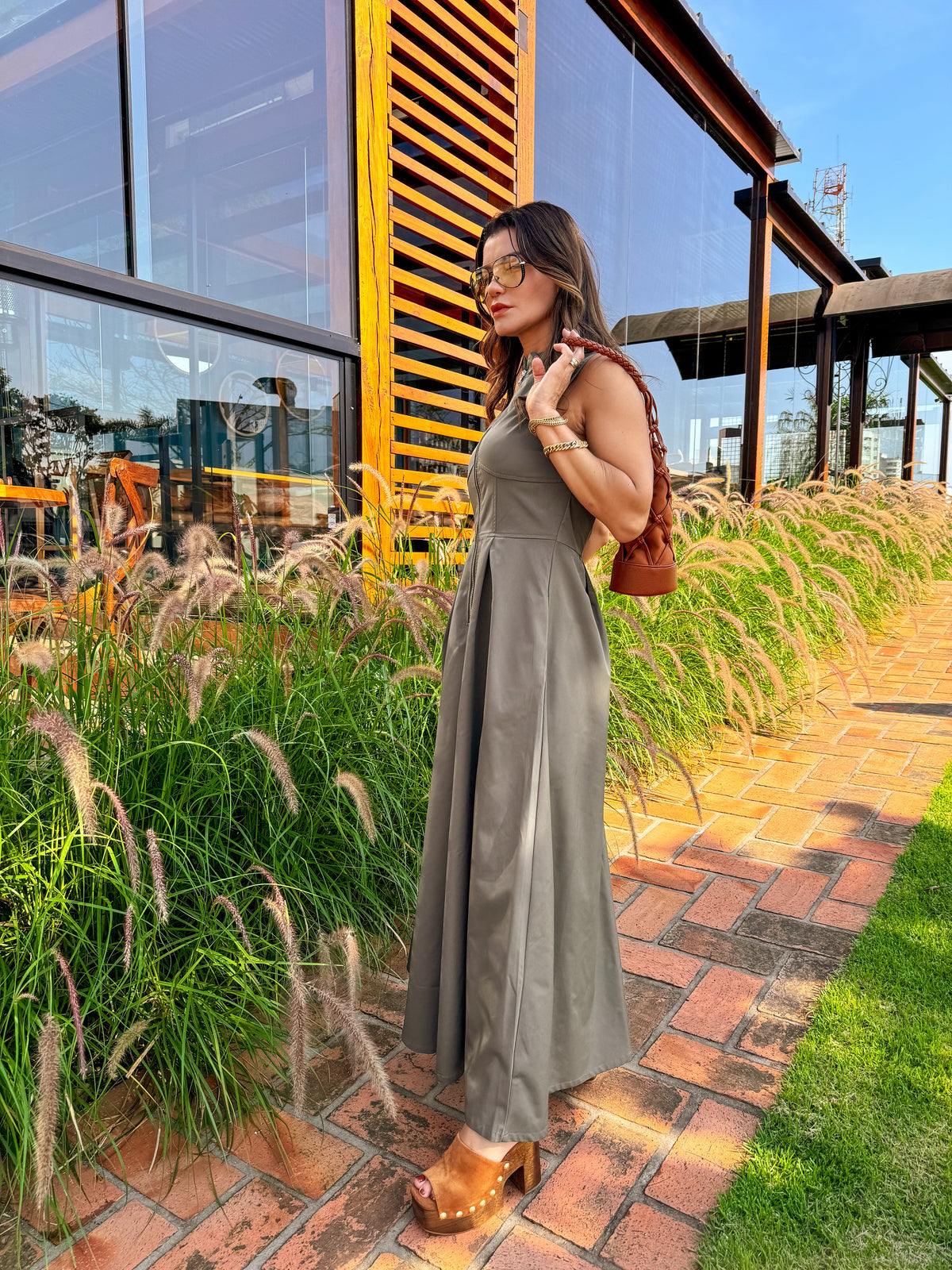 Robe longue avec fermeture éclair au buste, taille empire et poches – Liriel