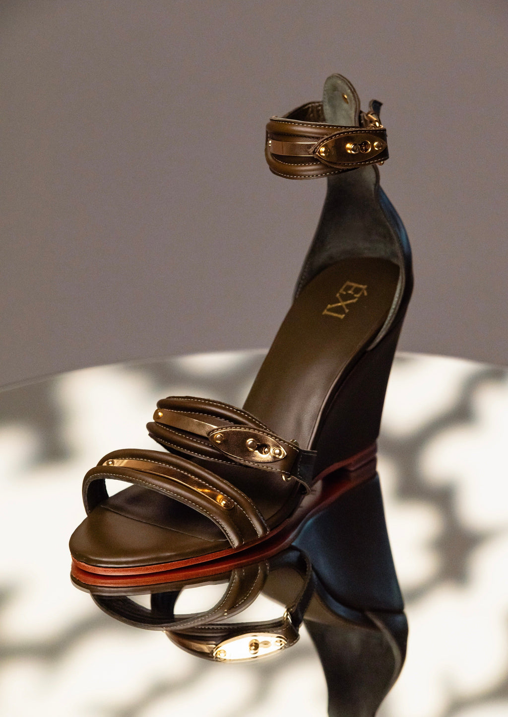 ÉXI-ARTEMIS WEDGE OLIVE