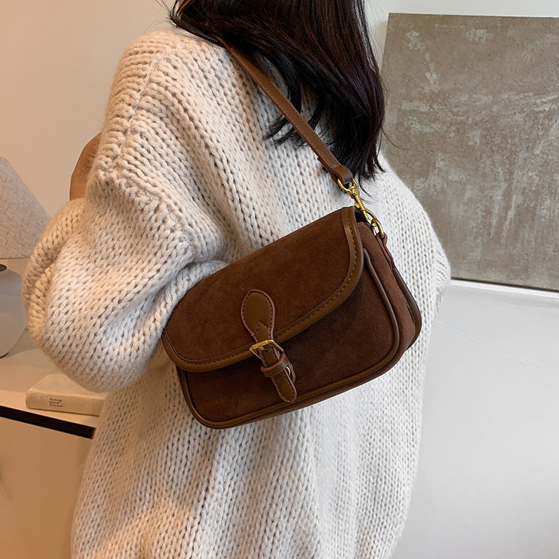 Fiorelle Damen-Satteltasche Luxe Sling Bag – Matte Vintage-Umhängetasche mit Signature-Schnalle & verstellbarem Tragegurt
