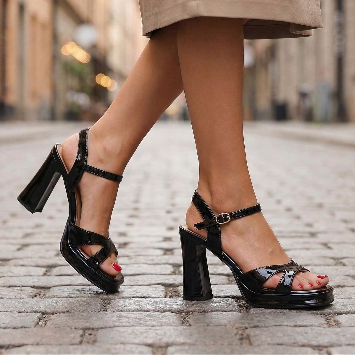 Faye Sandalen