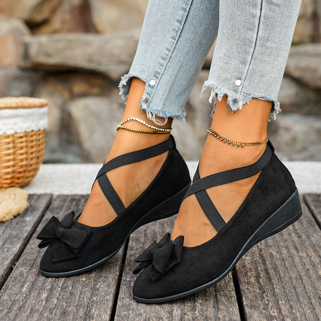Mocassins compensés en suédine à nœud Elara pour femme Fiorelle – Chaussures à enfiler confortables avec brides croisées élastiques (US 5–10,5)