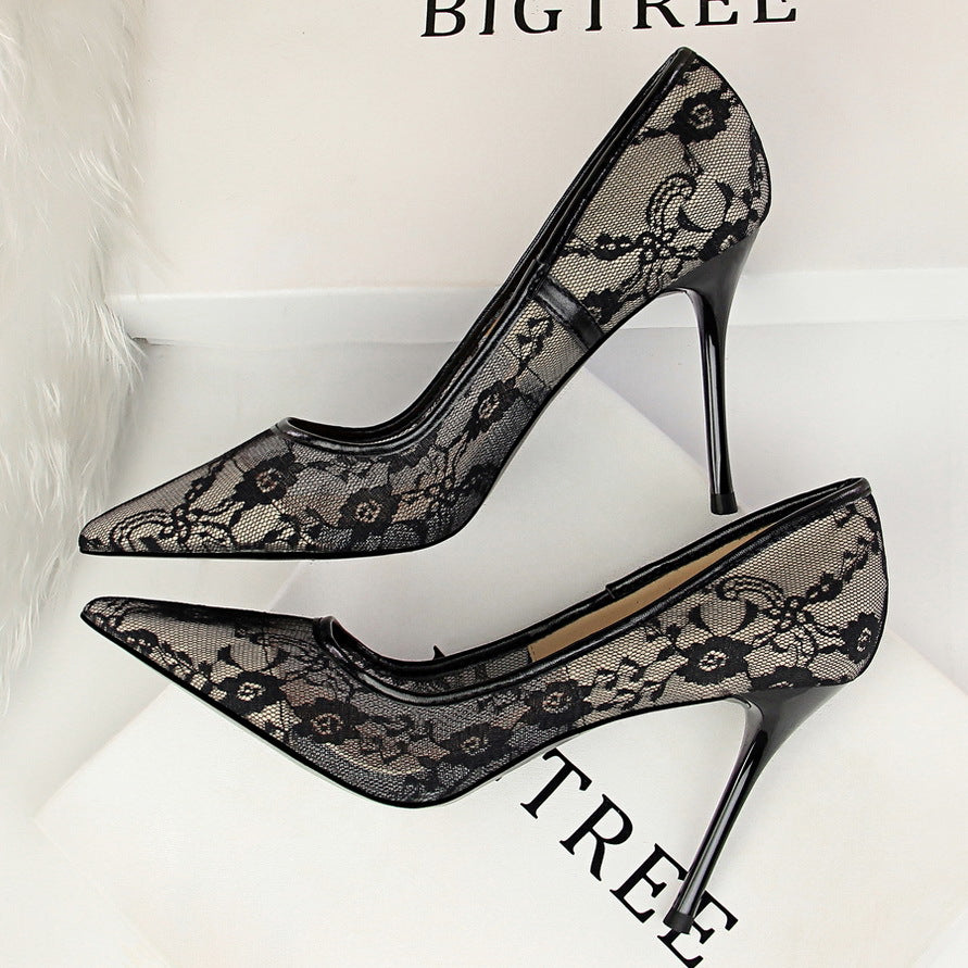 Escarpins à talons aiguilles en dentelle et résille Valeria pour femme Fiorelle – Chaussures élégantes à bout pointu et découpes (US 3,5–10,5)