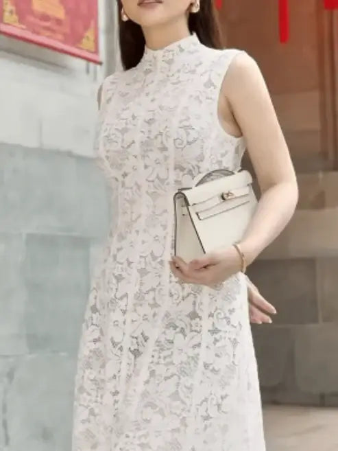 Robe midi ajustée en dentelle florale texturée – Carlota